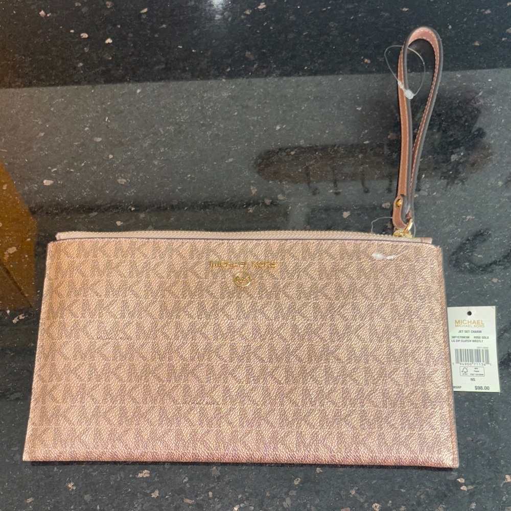 Michael Kors New Jet Set Charm Large Zip Clutch Wristlet.. $89 retail. - Picture 11 of 11